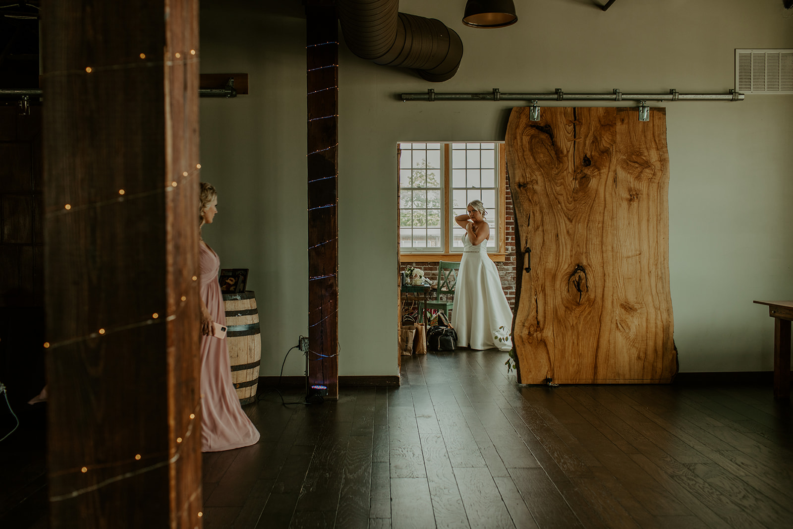 Tinker House Barn Door Wedding Party Suite MARRIED // COURTNEY + NICK Barn Door Loren Bohall Ash tree